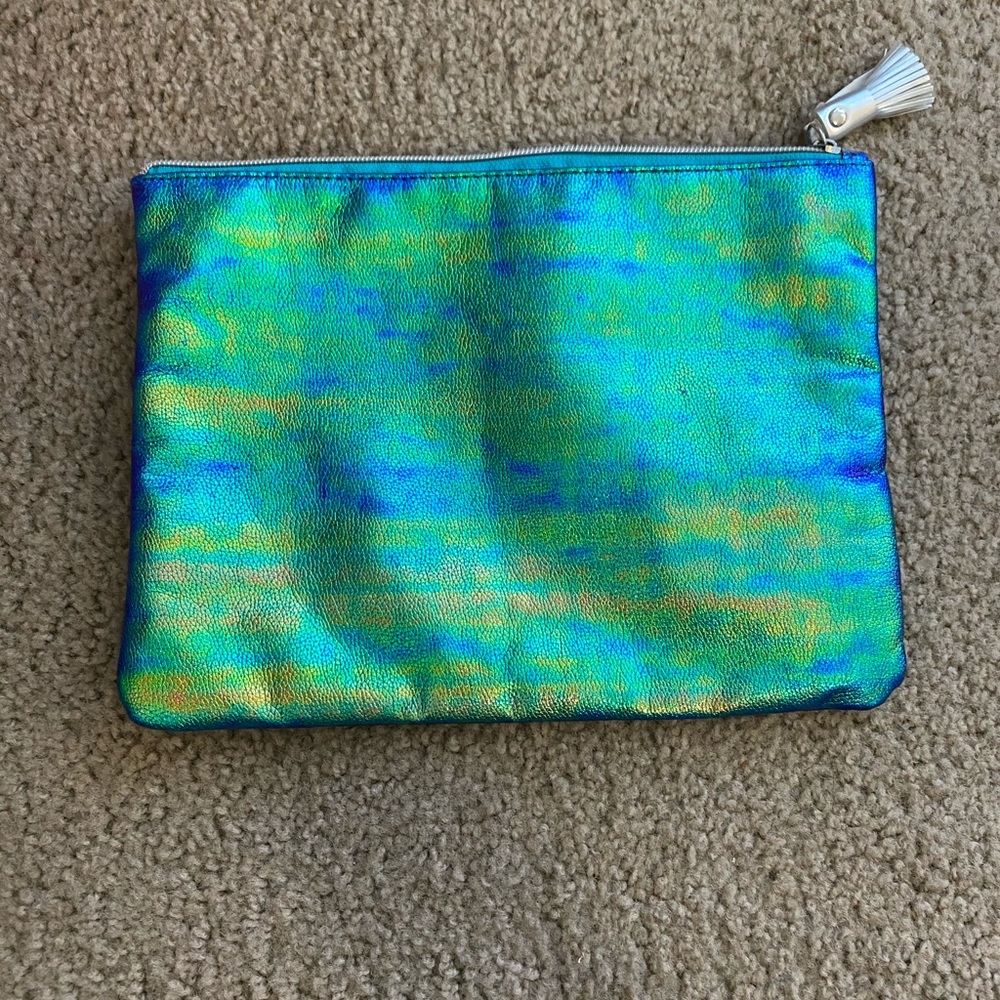 “Oil spill” makeup bag